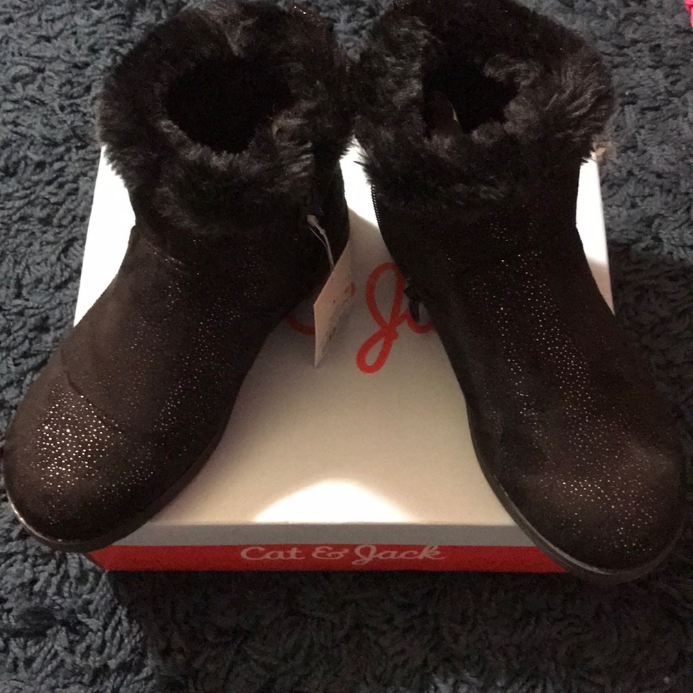 Girls brand new ankle boots size 3 by cat  & jack
